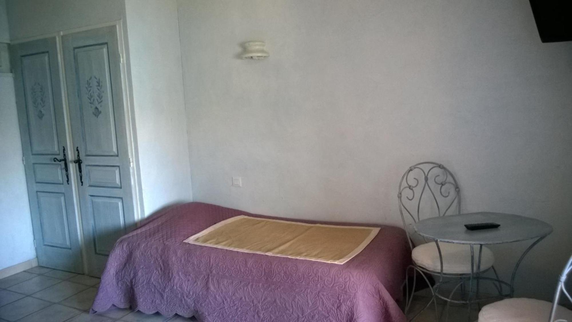 Hotel Les Cavalets Bauduen Habitación foto